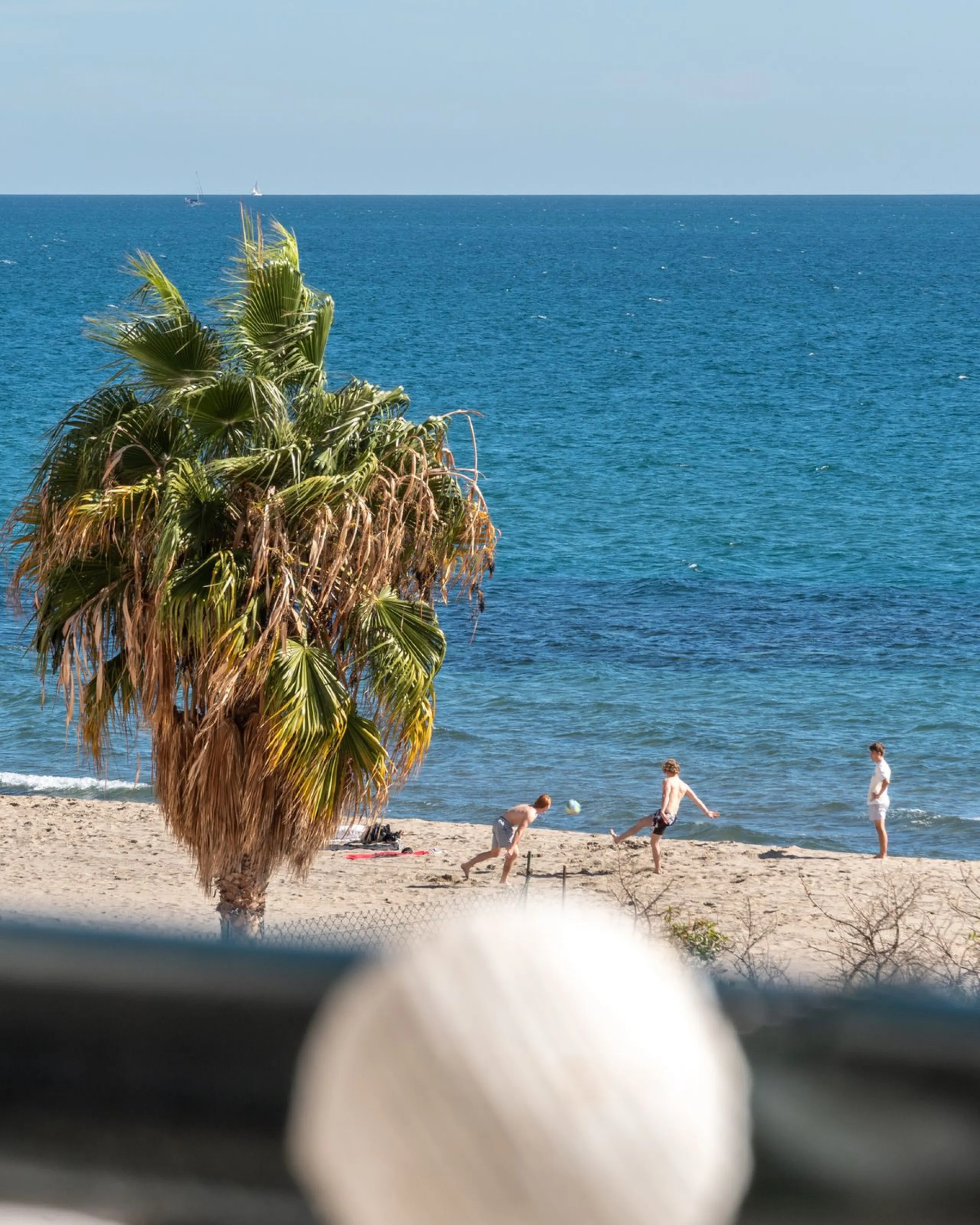 A unique 3 bedroom apartment right on the beach in Torreblanca/Fuengirola
