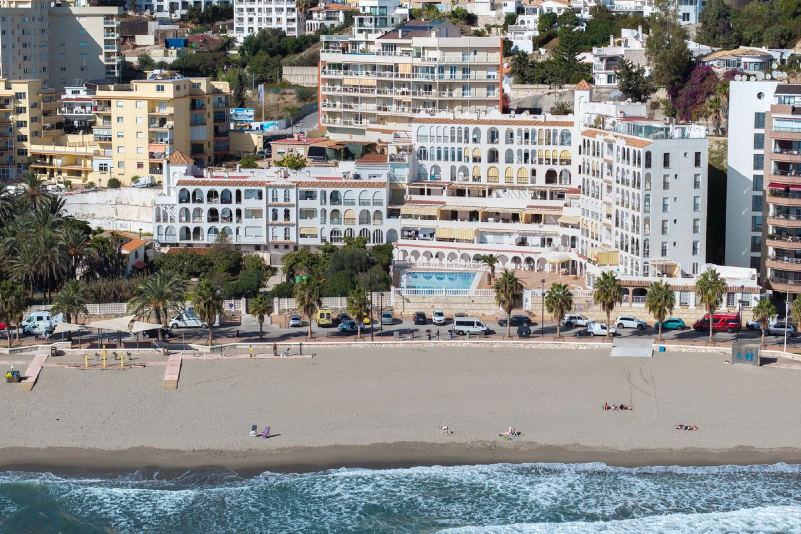 A unique 3 bedroom apartment right on the beach in Torreblanca/Fuengirola