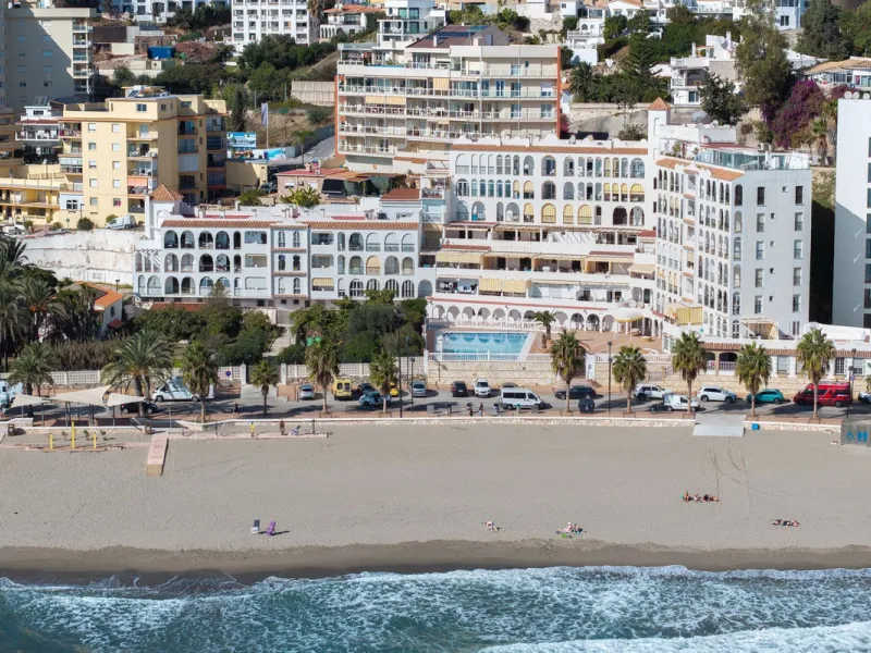 A unique 3 bedroom apartment right on the beach in Torreblanca/Fuengirola