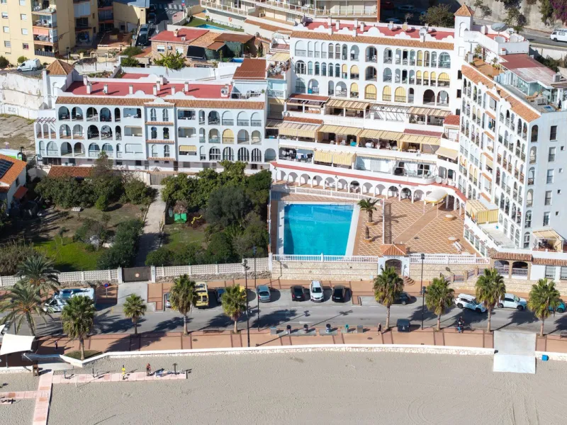 A unique 3 bedroom apartment right on the beach in Torreblanca/Fuengirola