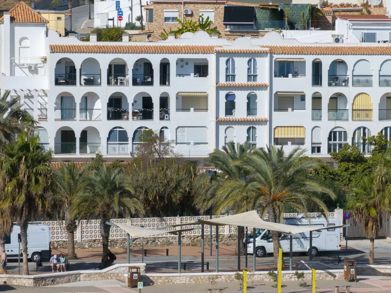 A unique 3 bedroom apartment right on the beach in Torreblanca/Fuengirola