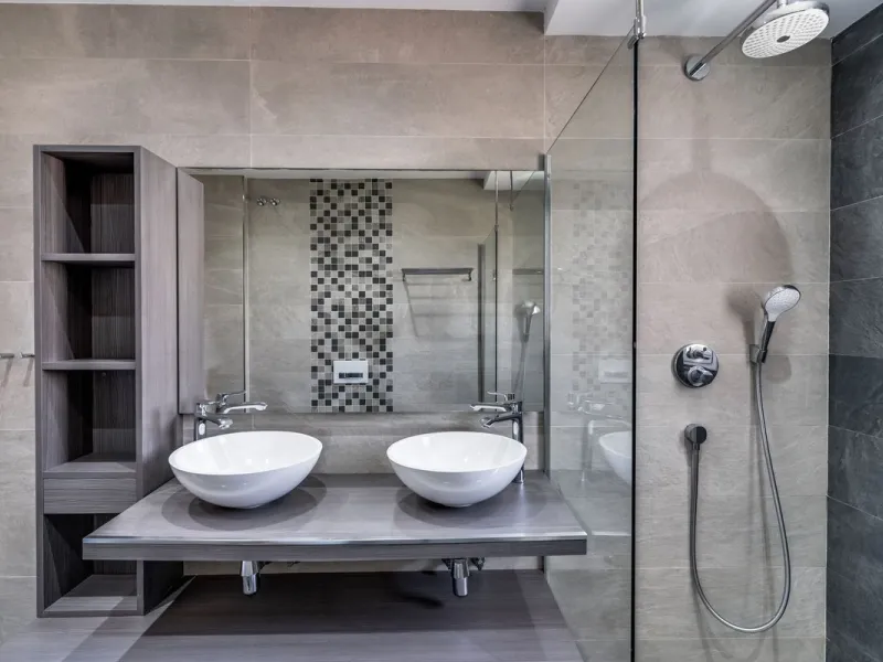 Located in the prestigious Urbanización Andalucía del Mar, this spacious 195 sq.m. penthouse offers an exceptional lifestyle in the heart of Puerto Banús.
