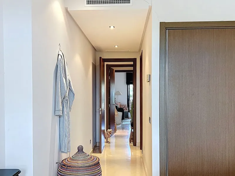 Beautiful Ground Floor Apartment with Garden in Gated & 24 h secured community in El Paraiso alto.