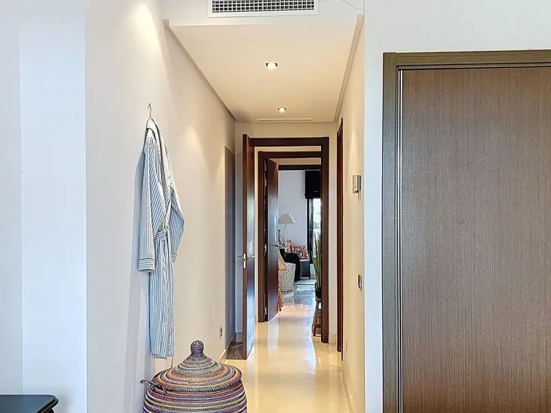 Beautiful Ground Floor Apartment with Garden in Gated & 24 h secured community in El Paraiso alto.
