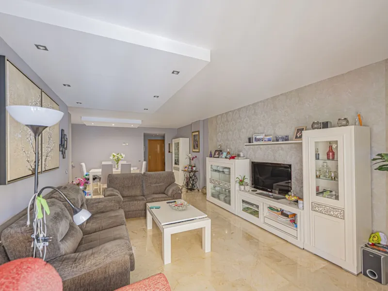 LARGE PROPERTY IN GUADALMINA