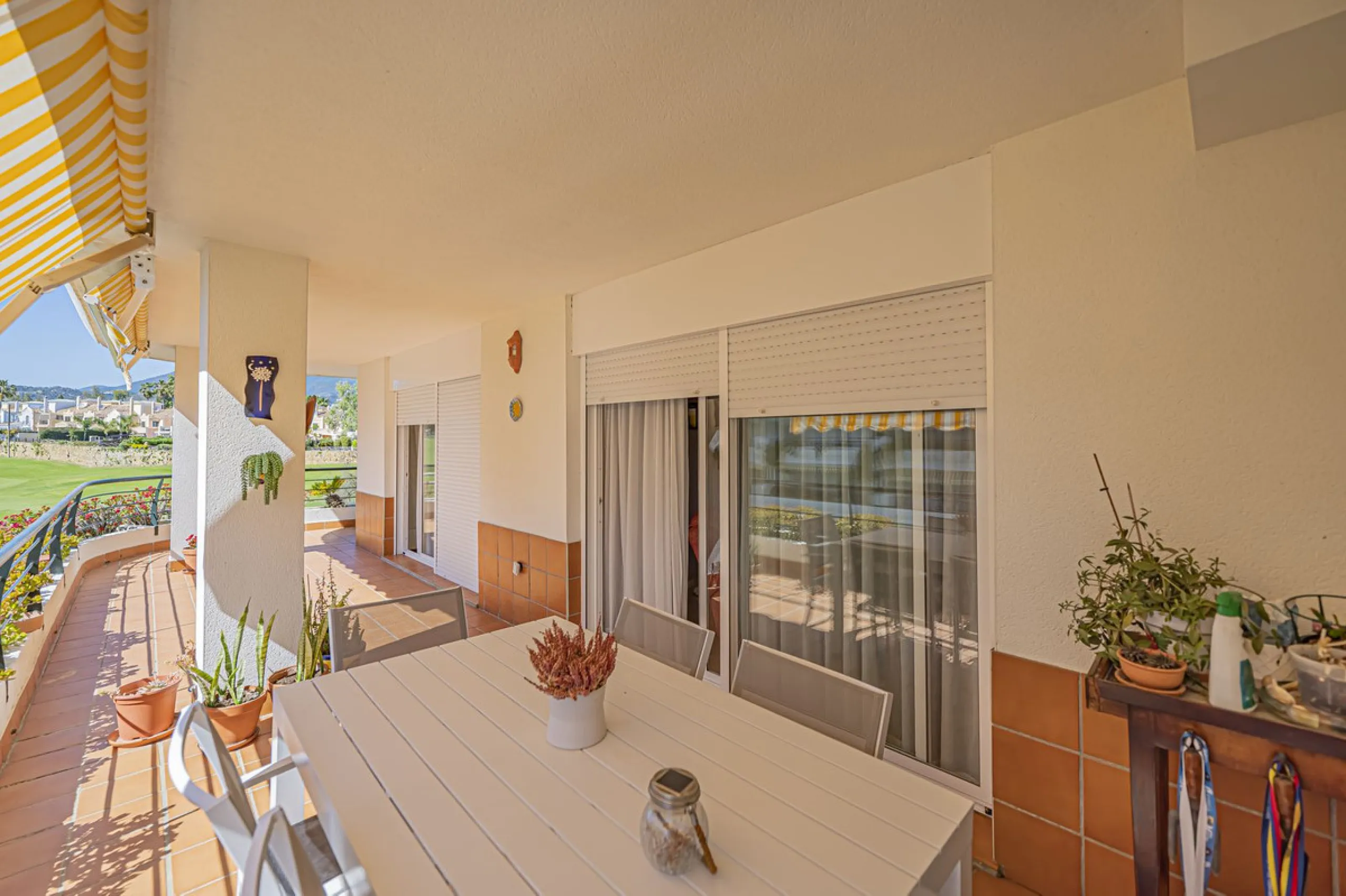 LARGE PROPERTY IN GUADALMINA