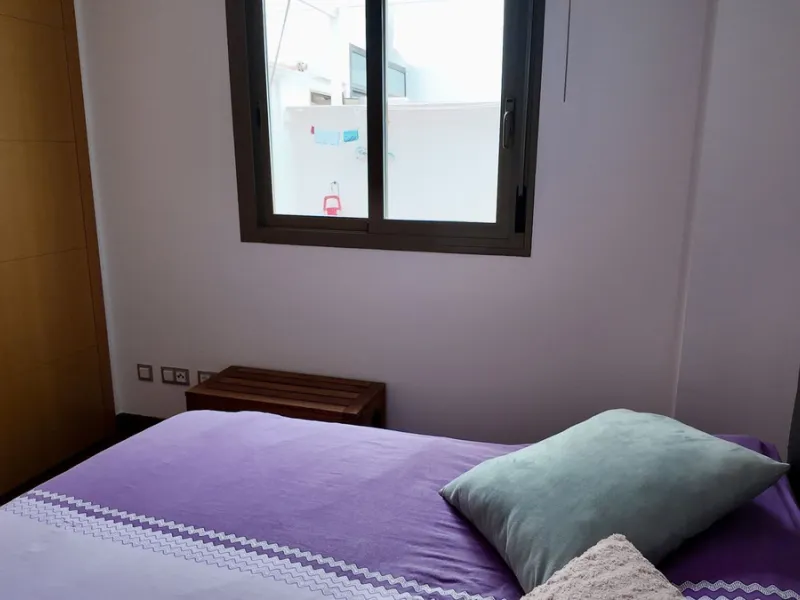 This 102 m² interior apartment, fully renovated in 2025, is situated in a quiet and well-maintained residential urbanisation, offering high-quality communal facilities.