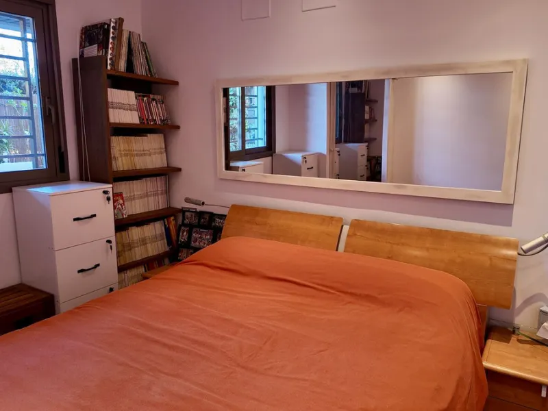 This 102 m² interior apartment, fully renovated in 2025, is situated in a quiet and well-maintained residential urbanisation, offering high-quality communal facilities.