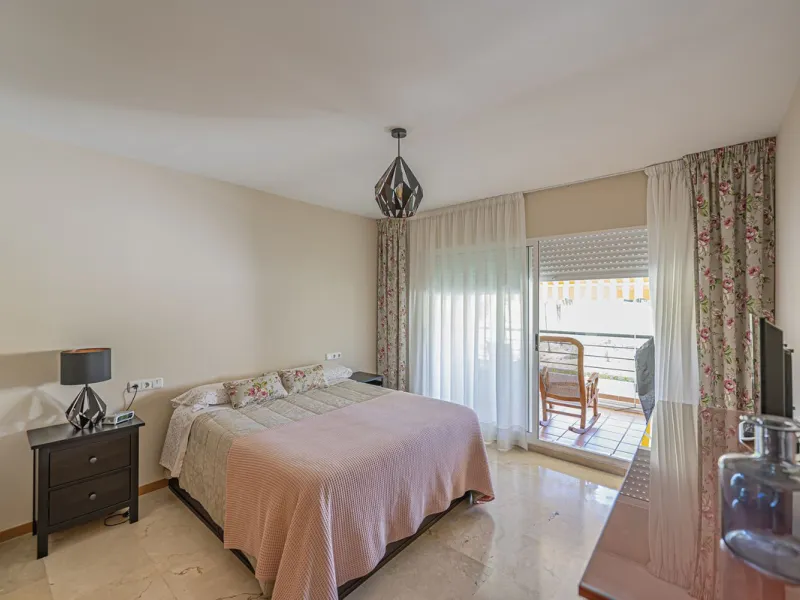 LARGE PROPERTY IN GUADALMINA