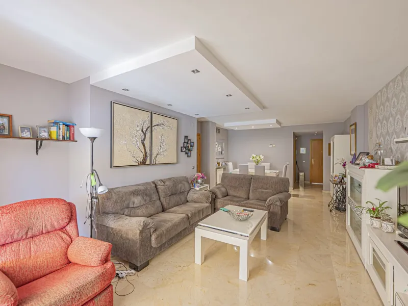 LARGE PROPERTY IN GUADALMINA
