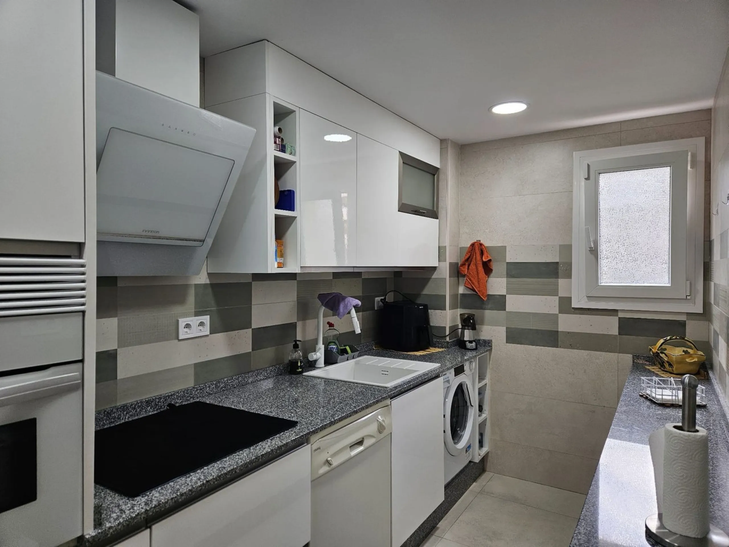 Stylish Renovated Apartment Just 3 Minutes from the Beach – Fuengirola