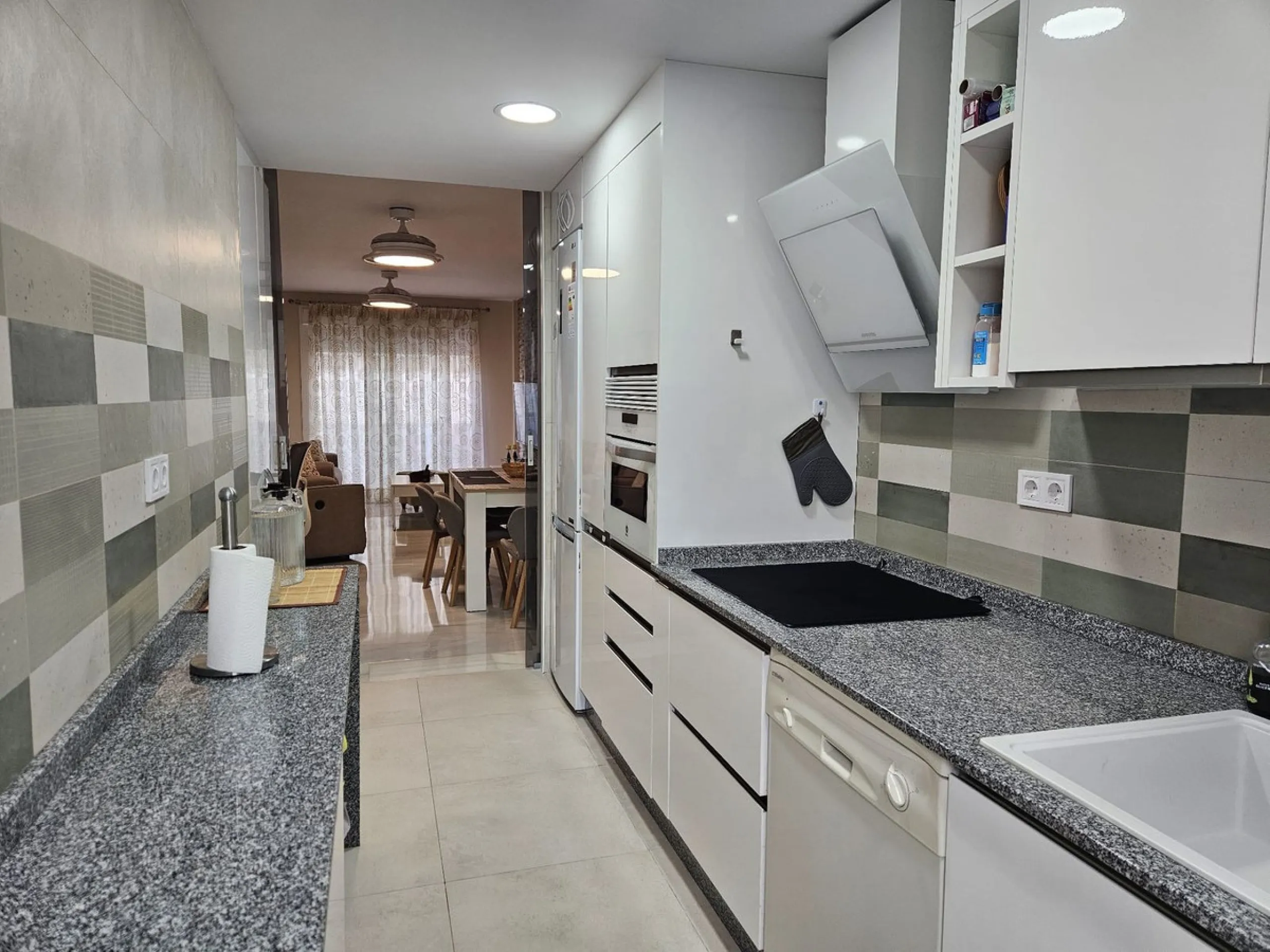 Stylish Renovated Apartment Just 3 Minutes from the Beach – Fuengirola