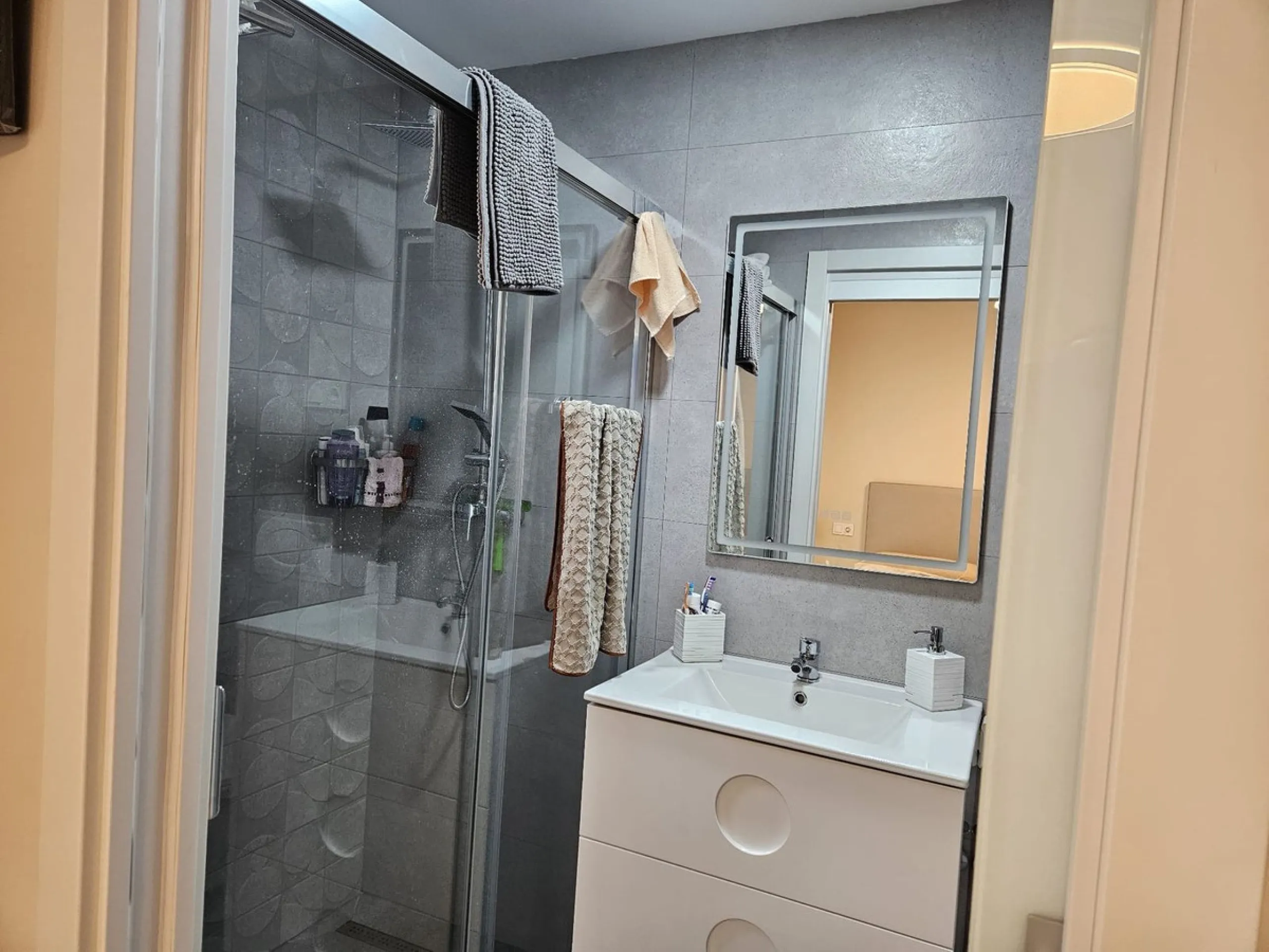 Stylish Renovated Apartment Just 3 Minutes from the Beach – Fuengirola