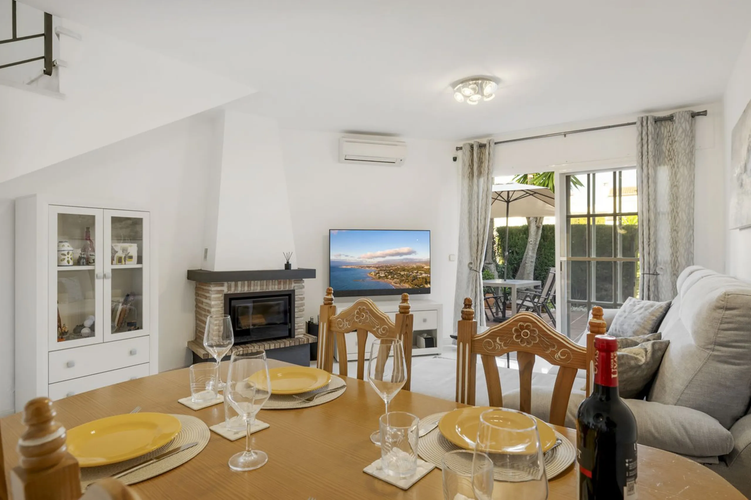 Charming Townhouse with Sea Views in a Popular Urbanisation in Bel Air