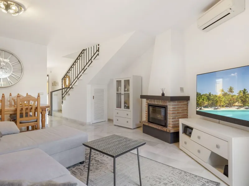 Charming Townhouse with Sea Views in a Popular Urbanisation in Bel Air