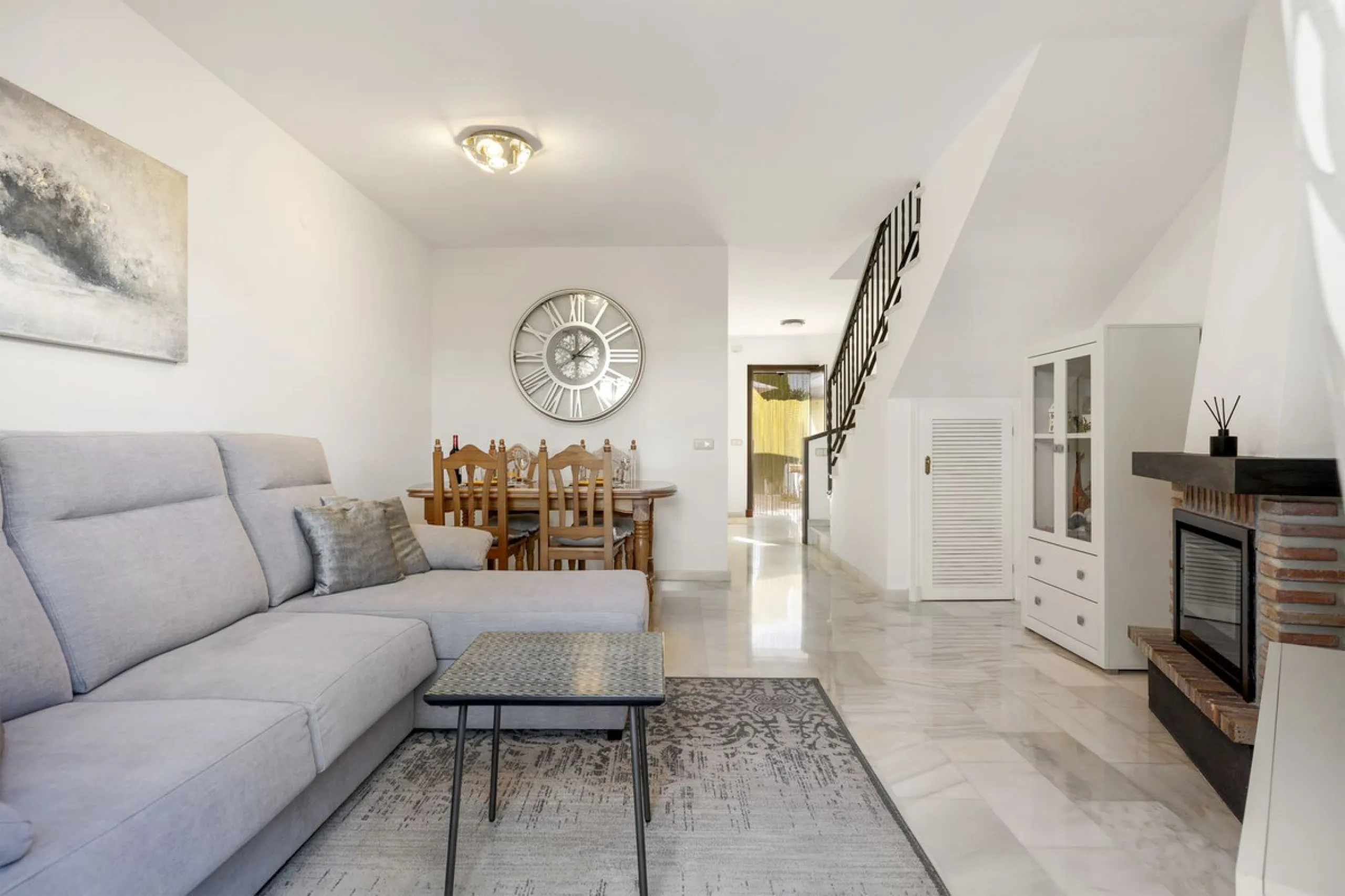 Charming Townhouse with Sea Views in a Popular Urbanisation in Bel Air