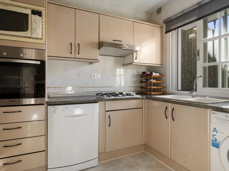 Charming Townhouse with Sea Views in a Popular Urbanisation in Bel Air