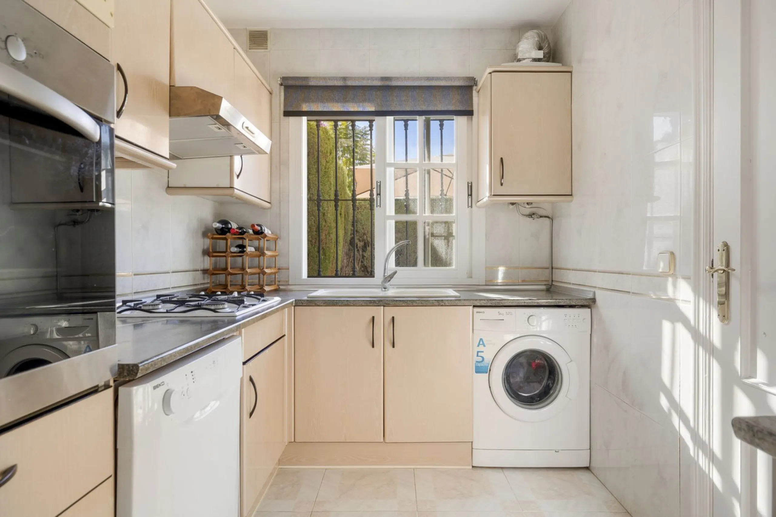 Charming Townhouse with Sea Views in a Popular Urbanisation in Bel Air