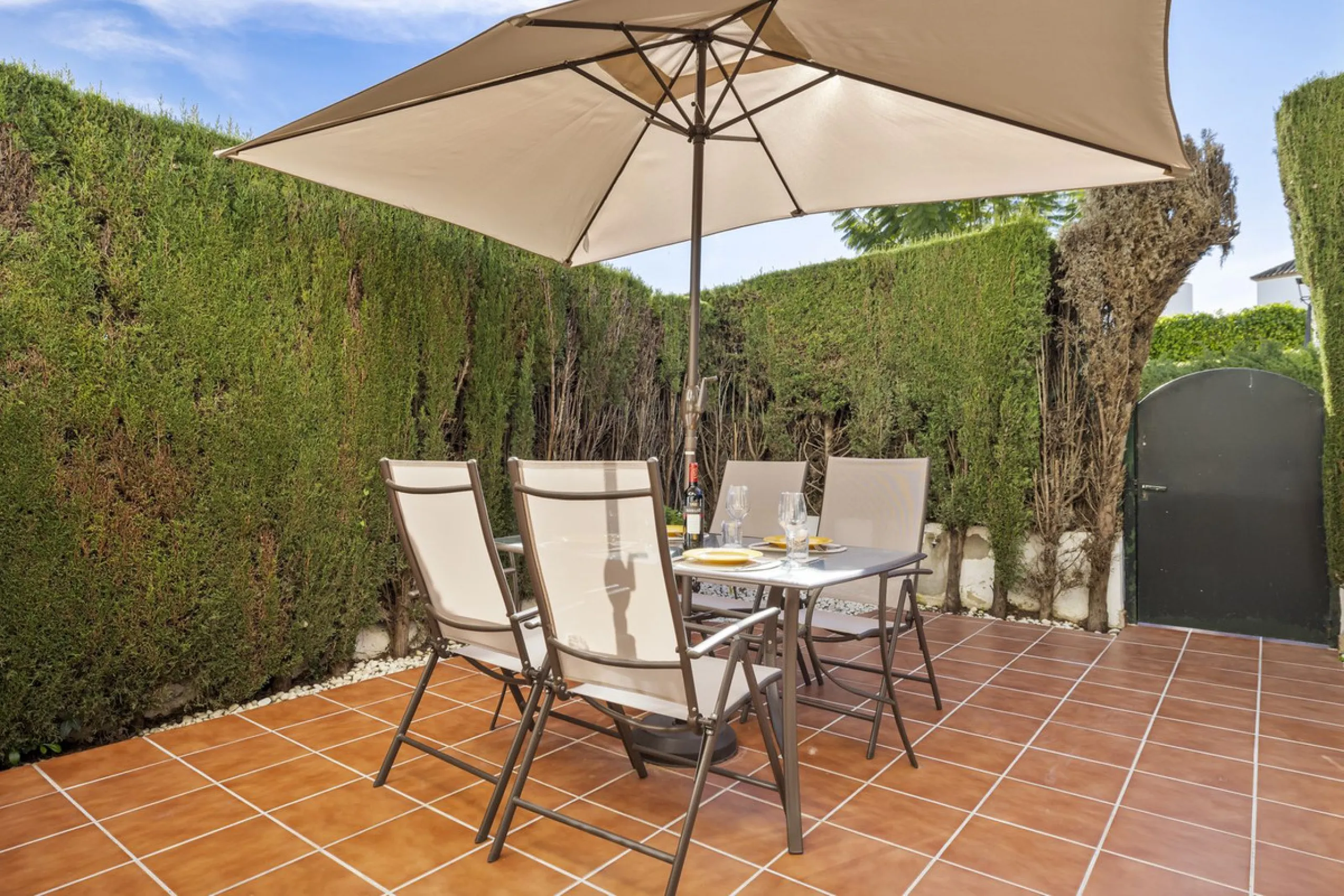 Charming Townhouse with Sea Views in a Popular Urbanisation in Bel Air