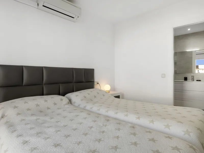 Charming Townhouse with Sea Views in a Popular Urbanisation in Bel Air