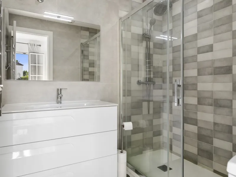 Charming Townhouse with Sea Views in a Popular Urbanisation in Bel Air