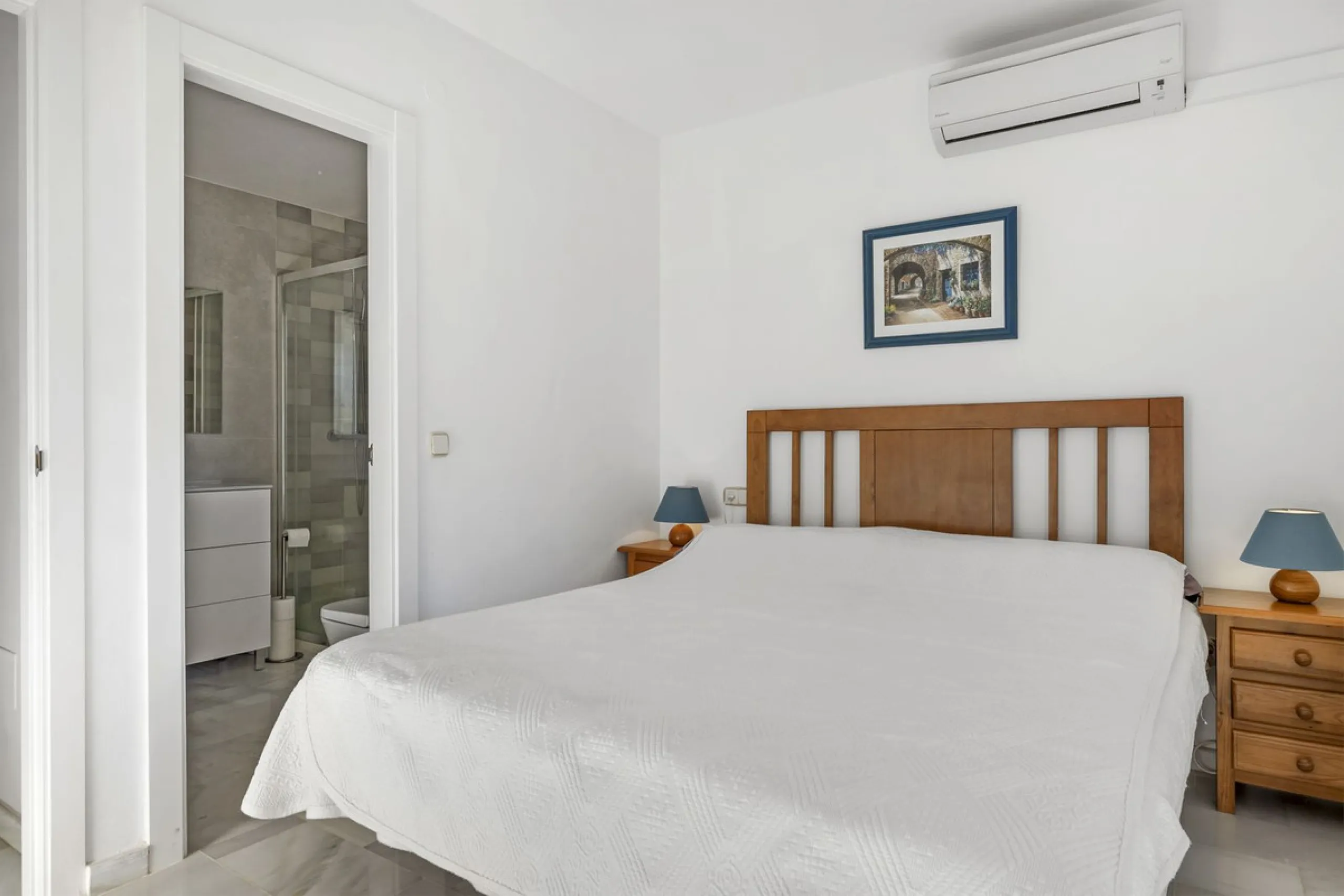 Charming Townhouse with Sea Views in a Popular Urbanisation in Bel Air
