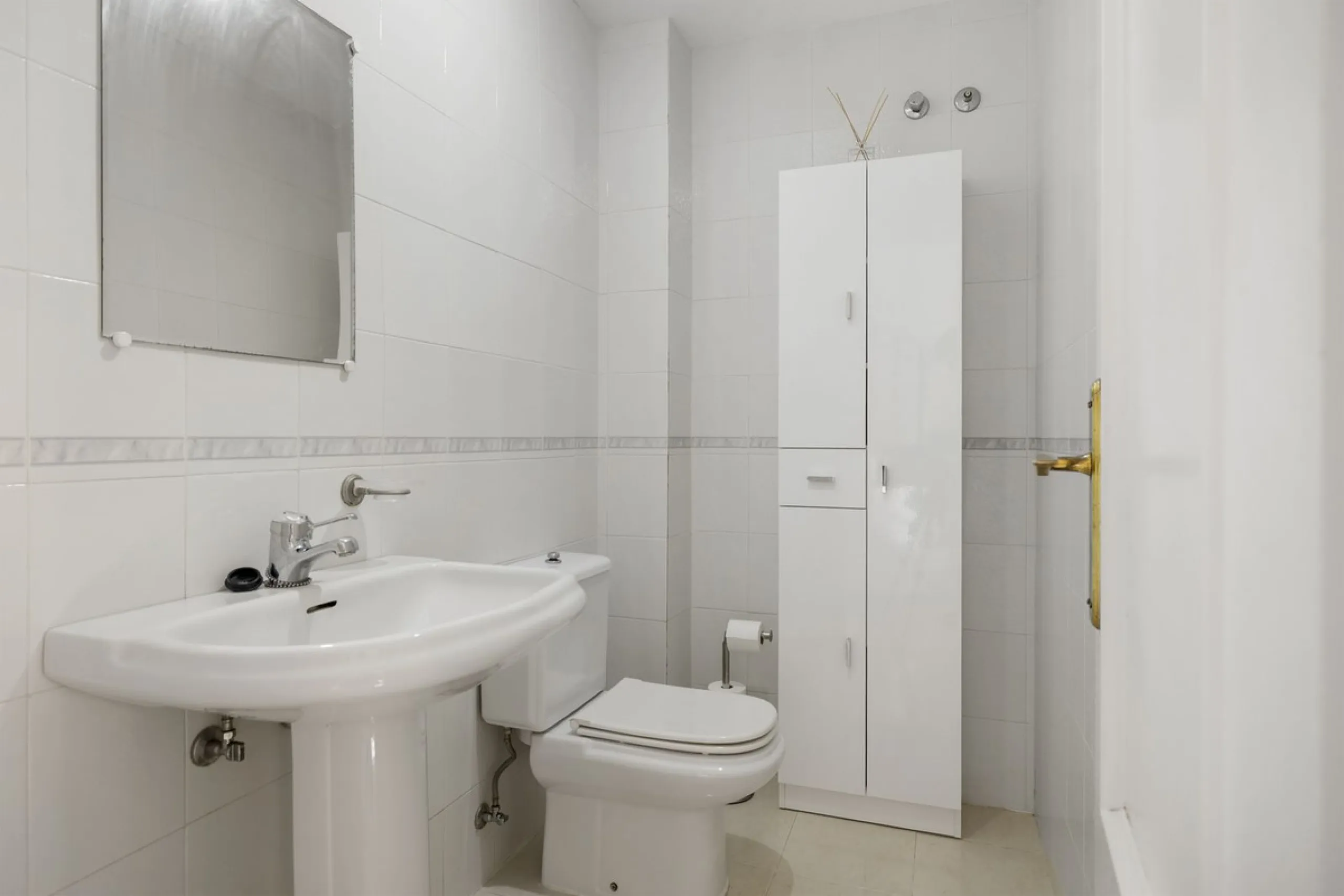 Charming Townhouse with Sea Views in a Popular Urbanisation in Bel Air