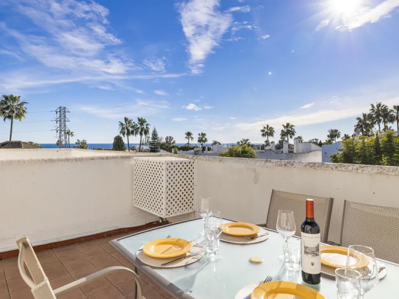 Charming Townhouse with Sea Views in a Popular Urbanisation in Bel Air