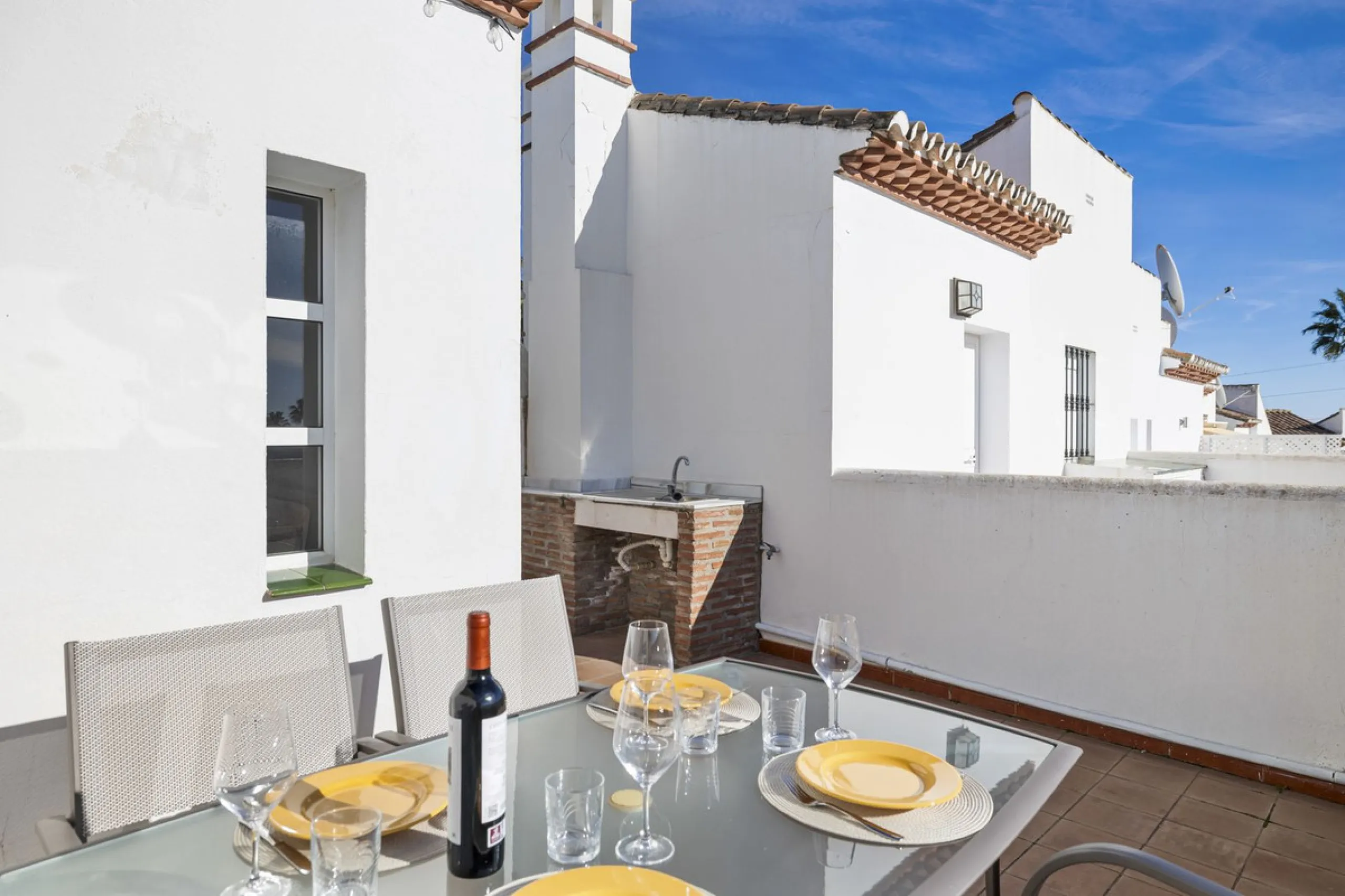 Charming Townhouse with Sea Views in a Popular Urbanisation in Bel Air