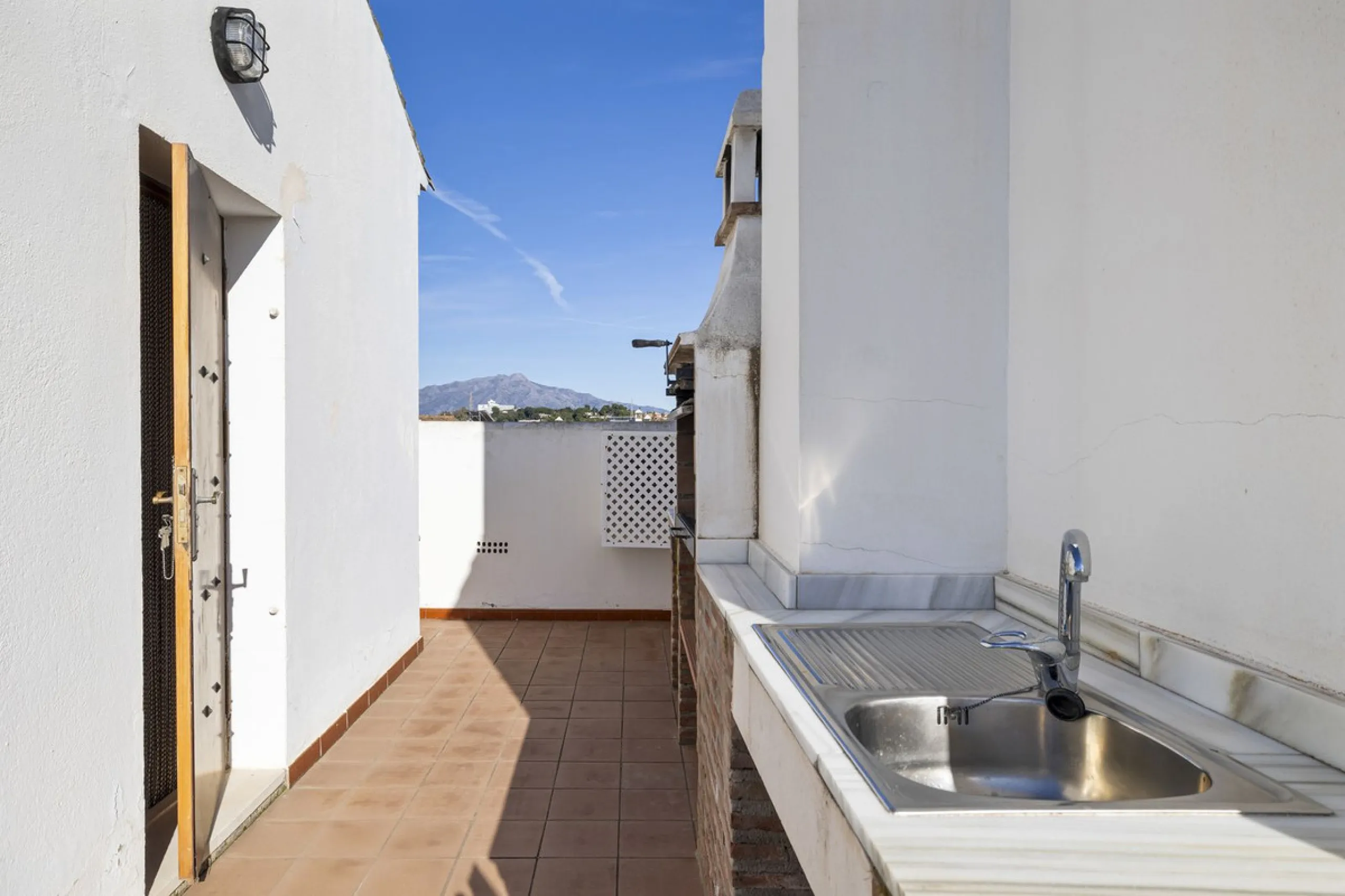Charming Townhouse with Sea Views in a Popular Urbanisation in Bel Air