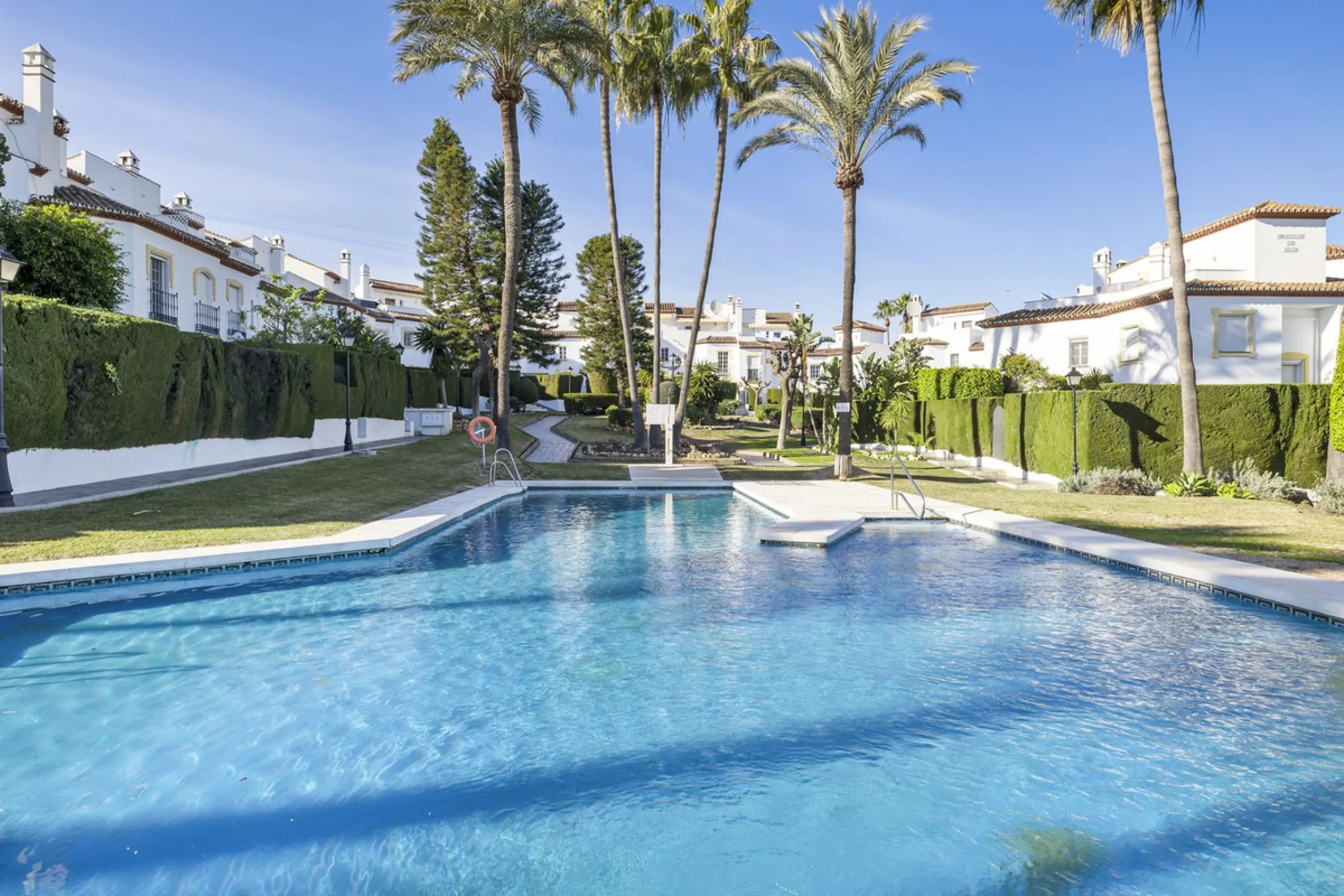 Charming Townhouse with Sea Views in a Popular Urbanisation in Bel Air