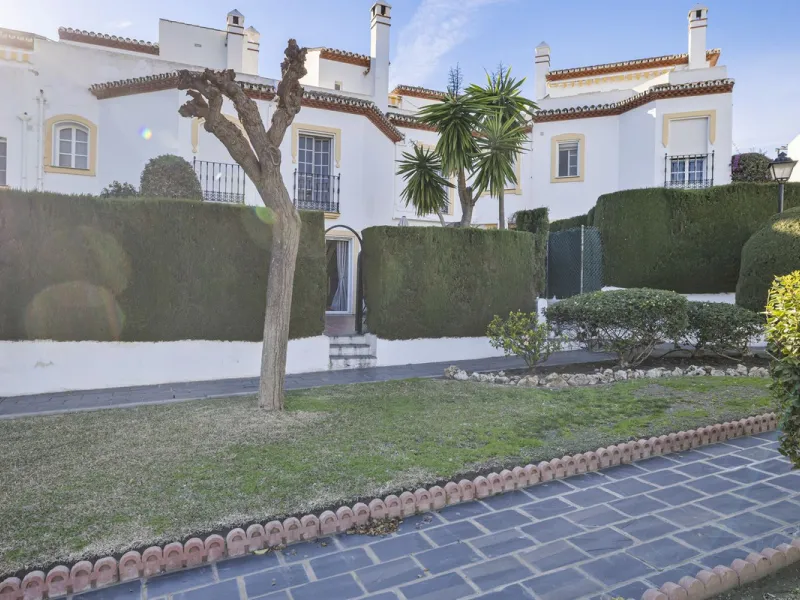 Charming Townhouse with Sea Views in a Popular Urbanisation in Bel Air
