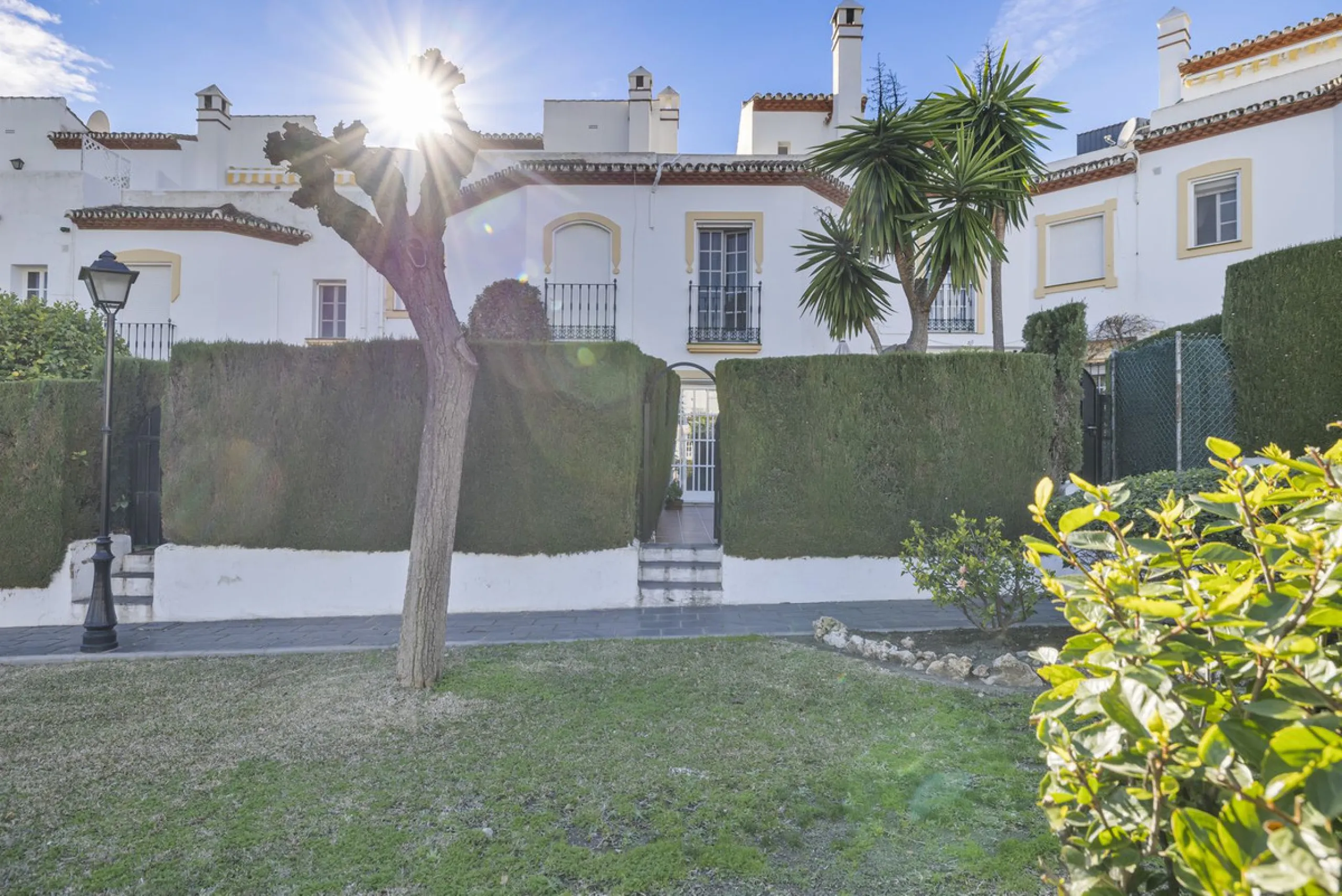 Charming Townhouse with Sea Views in a Popular Urbanisation in Bel Air