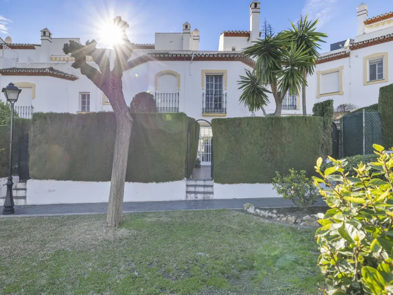 Charming Townhouse with Sea Views in a Popular Urbanisation in Bel Air