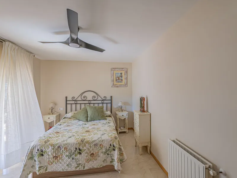 LARGE PROPERTY IN GUADALMINA