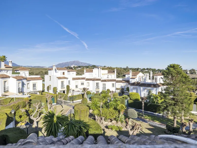 Charming Townhouse with Sea Views in a Popular Urbanisation in Bel Air