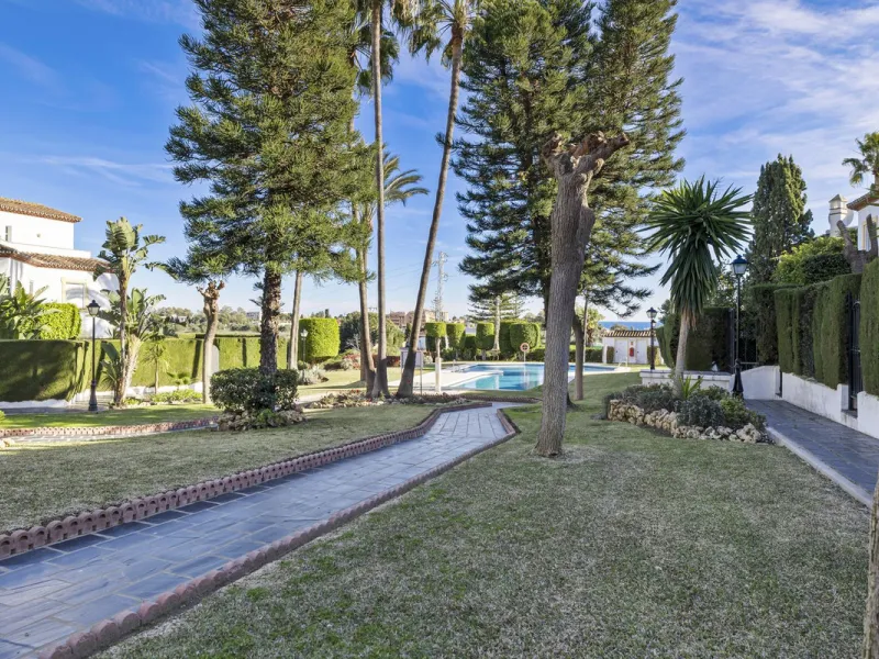 Charming Townhouse with Sea Views in a Popular Urbanisation in Bel Air