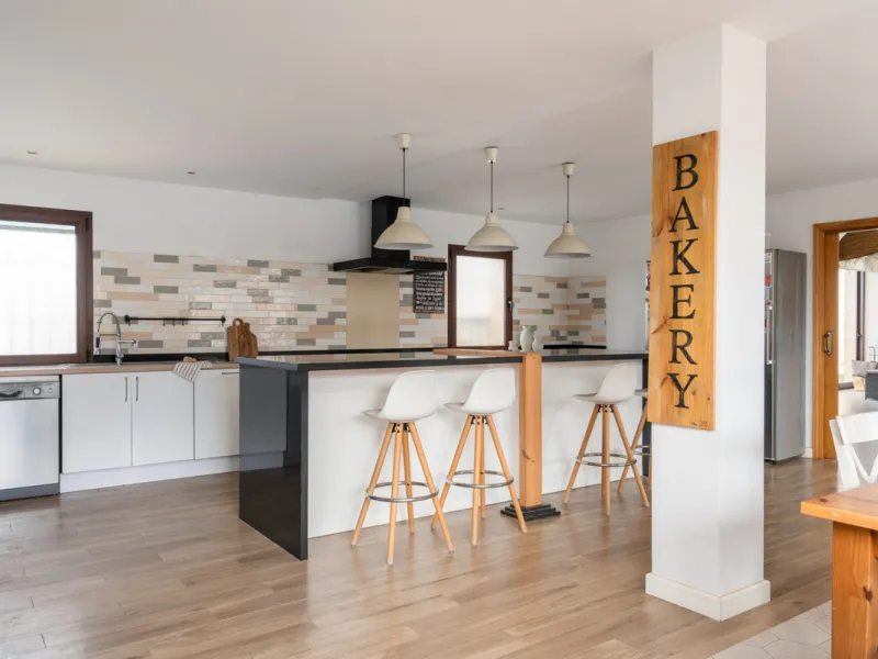 Originally designed as two semi-detached homes, the property offers outstanding adaptability and lends itself effortlessly to a variety of living arrangements — whether as a refined residence for a large family, two families or an elegant multigenerationa