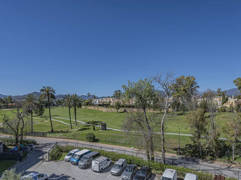 LARGE PROPERTY IN GUADALMINA