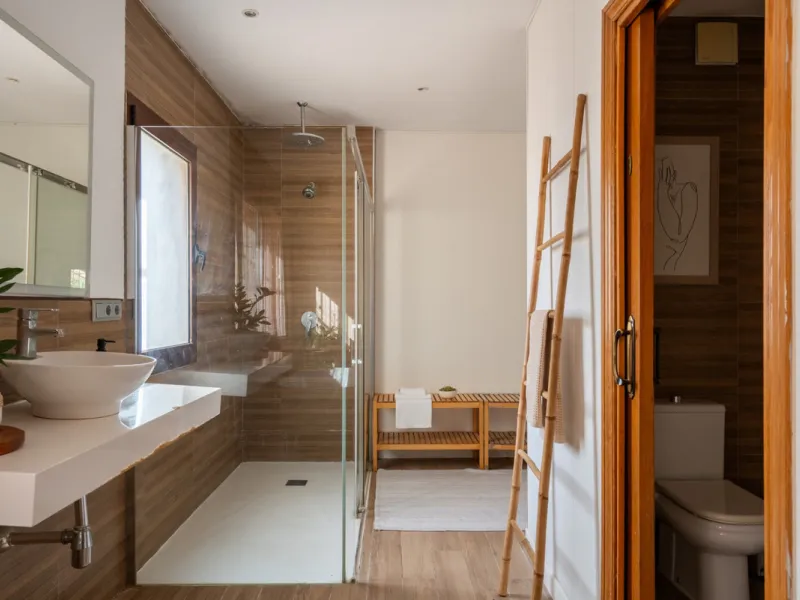 Originally designed as two semi-detached homes, the property offers outstanding adaptability and lends itself effortlessly to a variety of living arrangements — whether as a refined residence for a large family, two families or an elegant multigenerationa