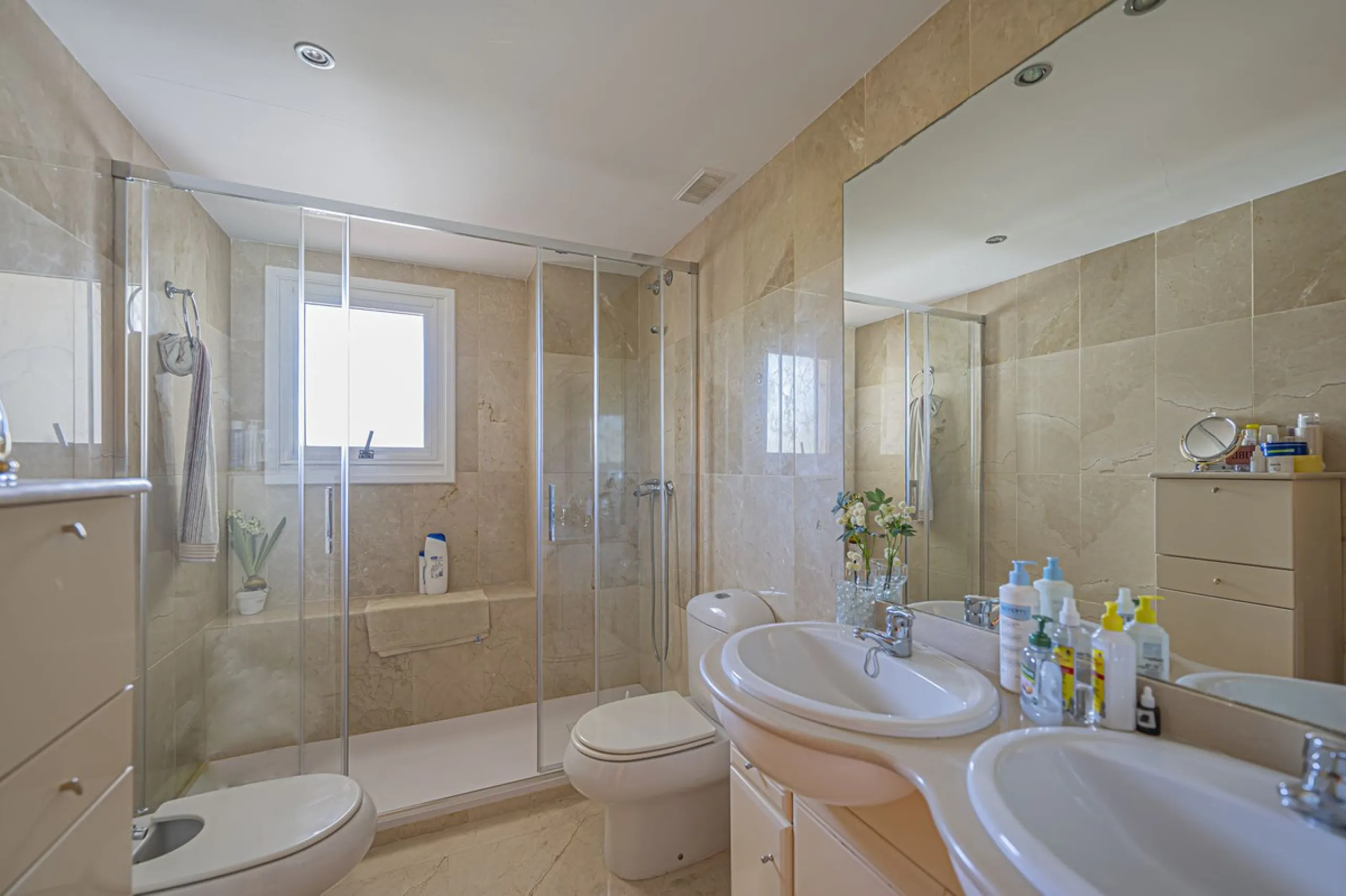 LARGE PROPERTY IN GUADALMINA