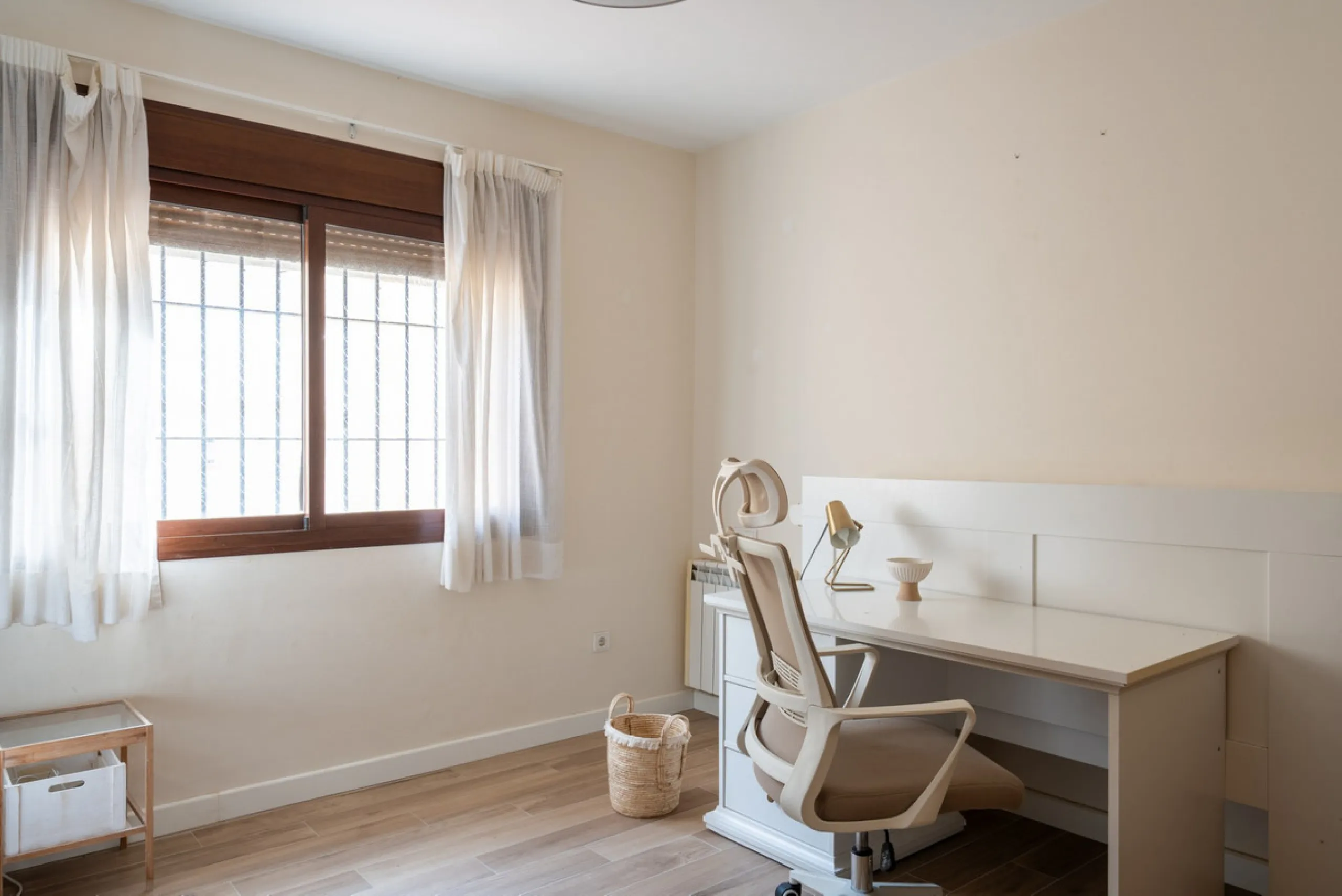 Originally designed as two semi-detached homes, the property offers outstanding adaptability and lends itself effortlessly to a variety of living arrangements — whether as a refined residence for a large family, two families or an elegant multigenerationa