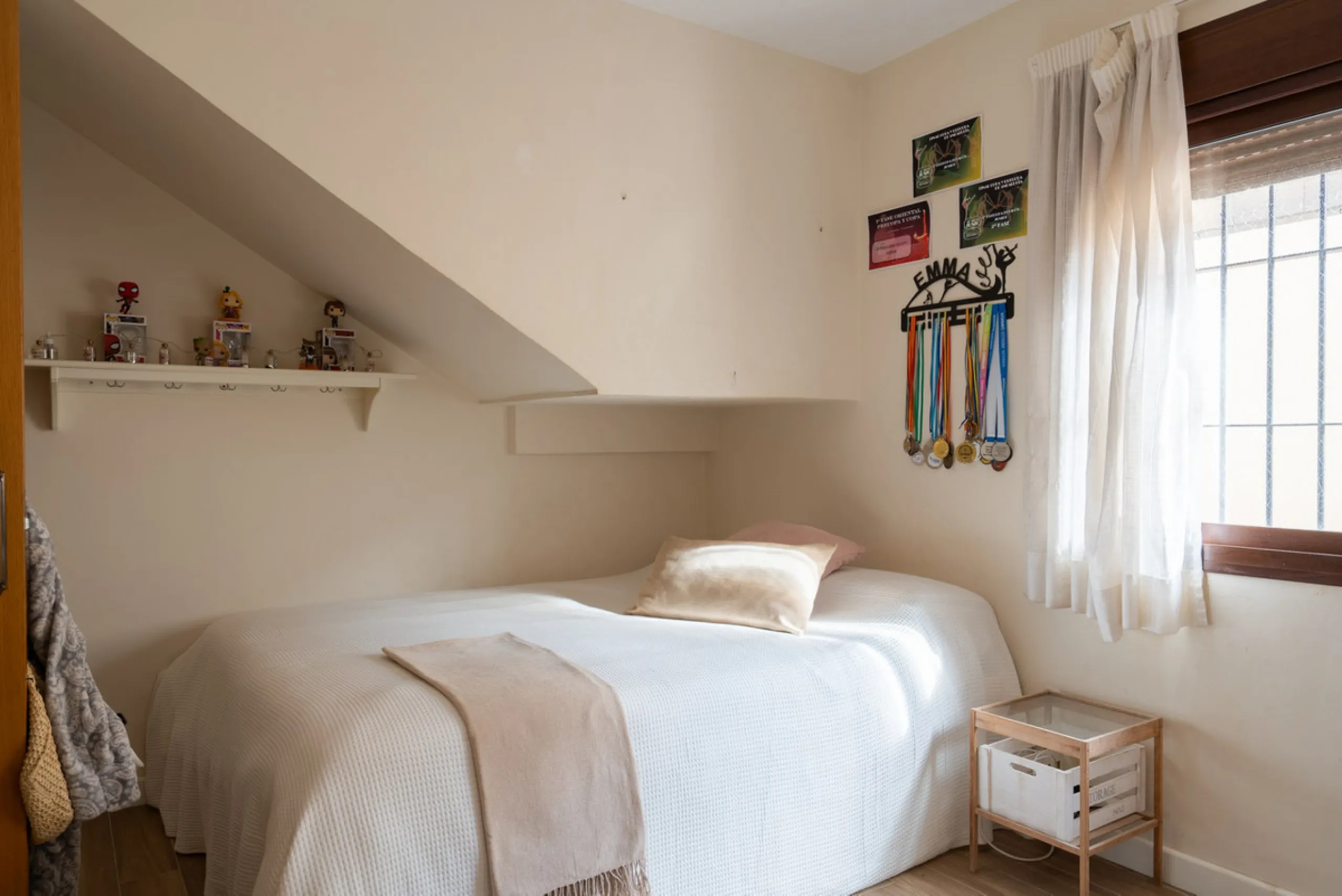 Originally designed as two semi-detached homes, the property offers outstanding adaptability and lends itself effortlessly to a variety of living arrangements — whether as a refined residence for a large family, two families or an elegant multigenerationa
