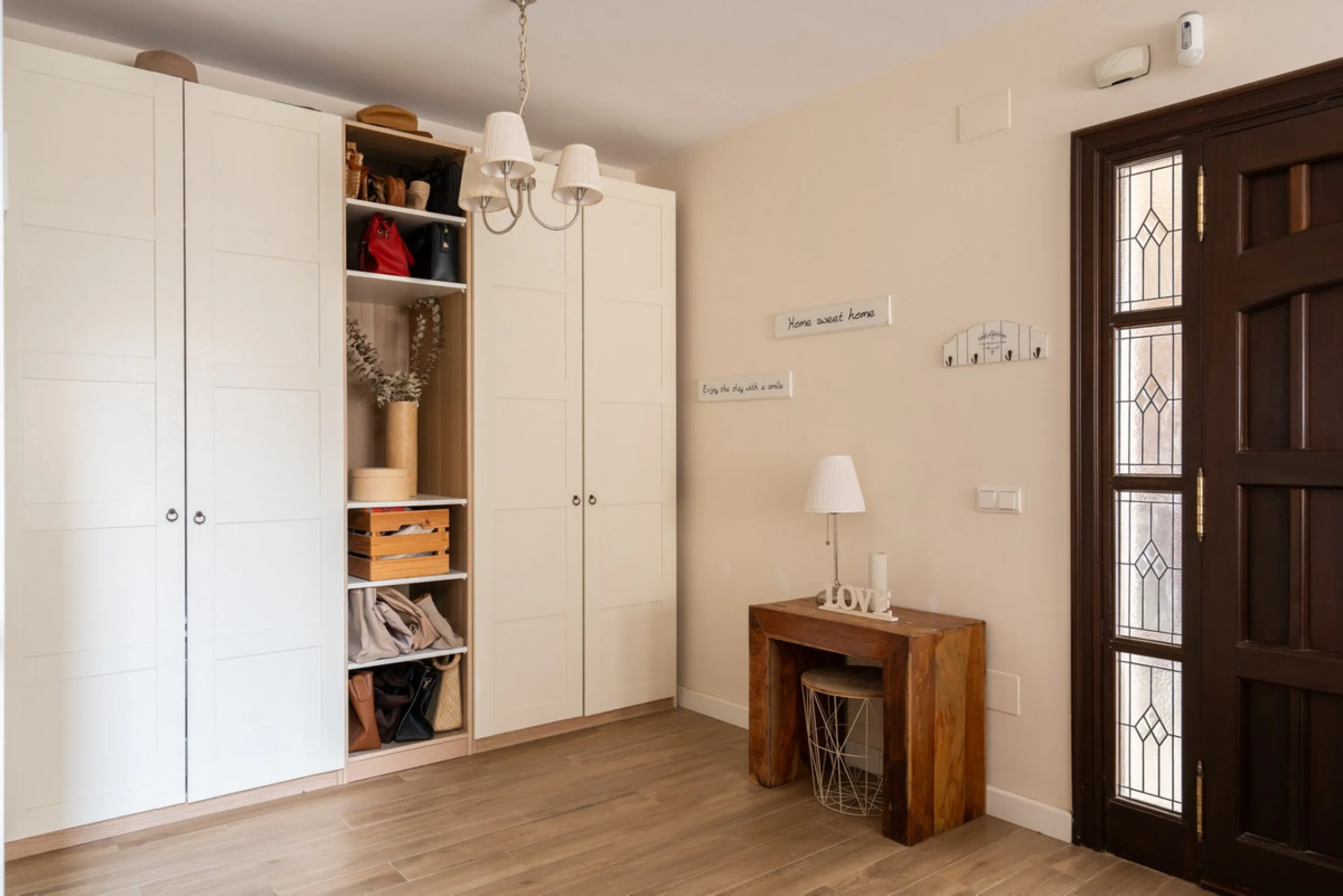 Originally designed as two semi-detached homes, the property offers outstanding adaptability and lends itself effortlessly to a variety of living arrangements — whether as a refined residence for a large family, two families or an elegant multigenerationa