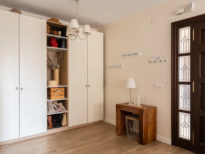 Originally designed as two semi-detached homes, the property offers outstanding adaptability and lends itself effortlessly to a variety of living arrangements — whether as a refined residence for a large family, two families or an elegant multigenerationa