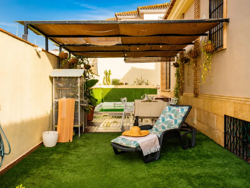 Originally designed as two semi-detached homes, the property offers outstanding adaptability and lends itself effortlessly to a variety of living arrangements — whether as a refined residence for a large family, two families or an elegant multigenerationa