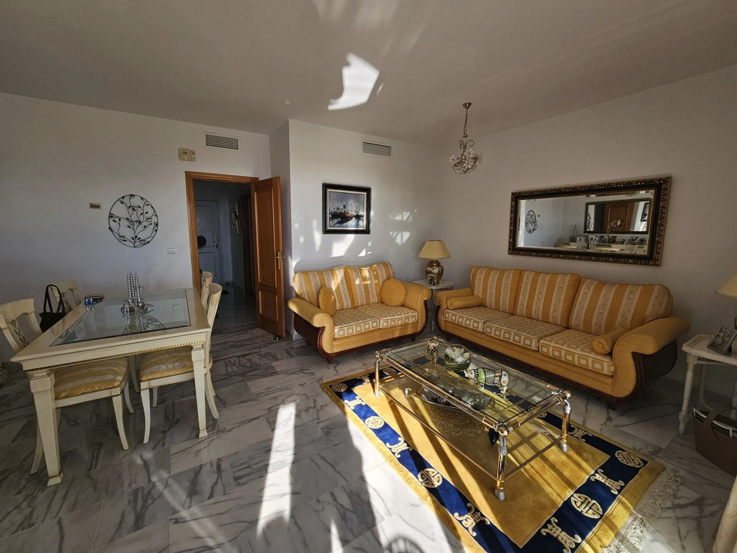 Middle Floor Apartment, Miraflores, Costa del Sol.