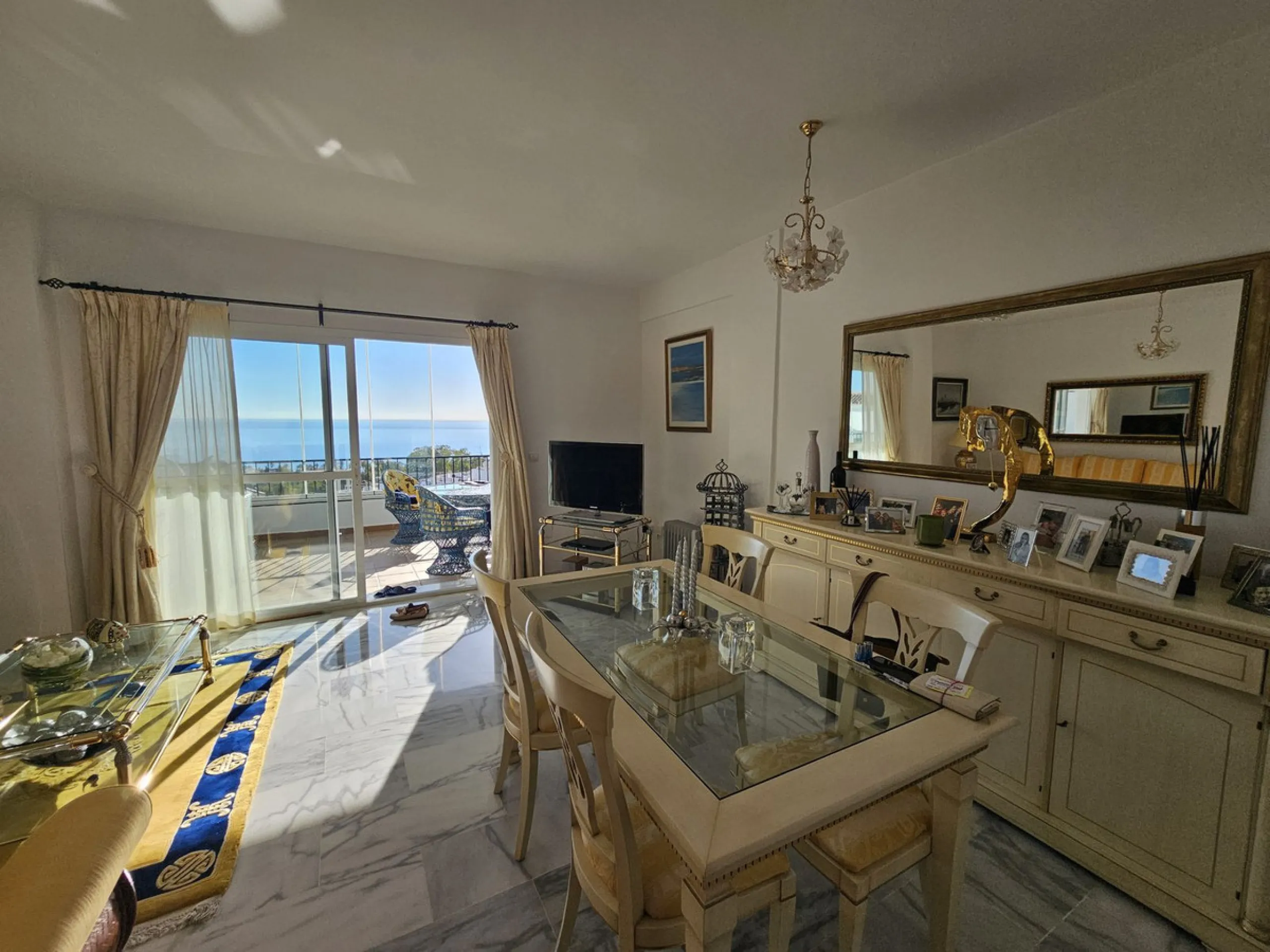 Middle Floor Apartment, Miraflores, Costa del Sol.