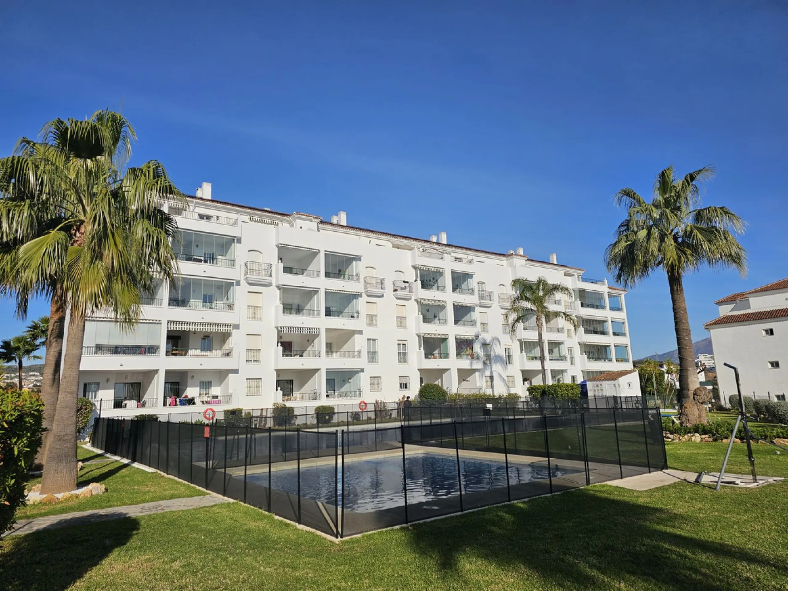 Middle Floor Apartment, Miraflores, Costa del Sol.