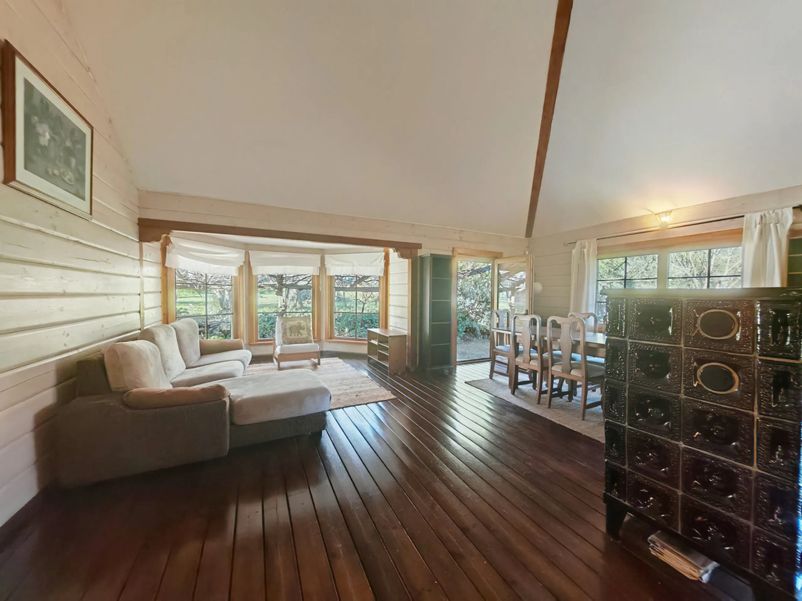 Finca for sale in , Ojen with 3 bedrooms and 2 bathrooms, with private swimming pool, private garage and private garden. Regarding property dimensions, it has 151 m² built, 3,105 m² plot and 49 m² terrace. Has the following facilities mountainside, air co
